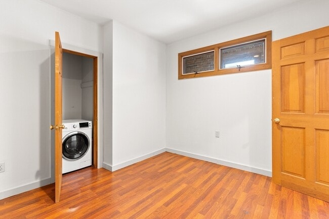 Photo - 100-102 Main St Unidad 2