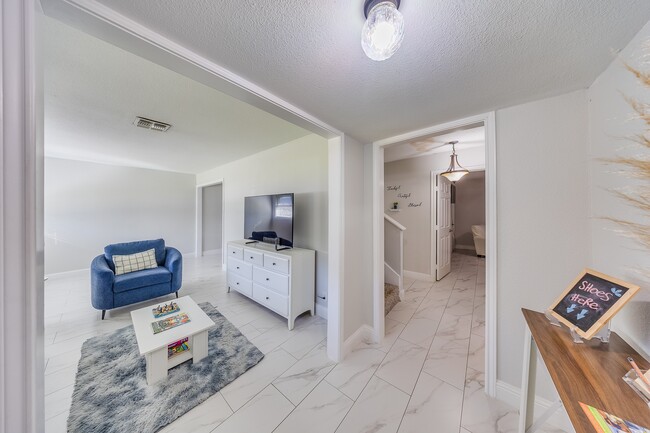 Photo - 2519 Lazy Lake Dr