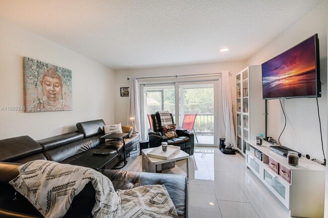 Building Photo - 6200 NW 44th St Unit 109