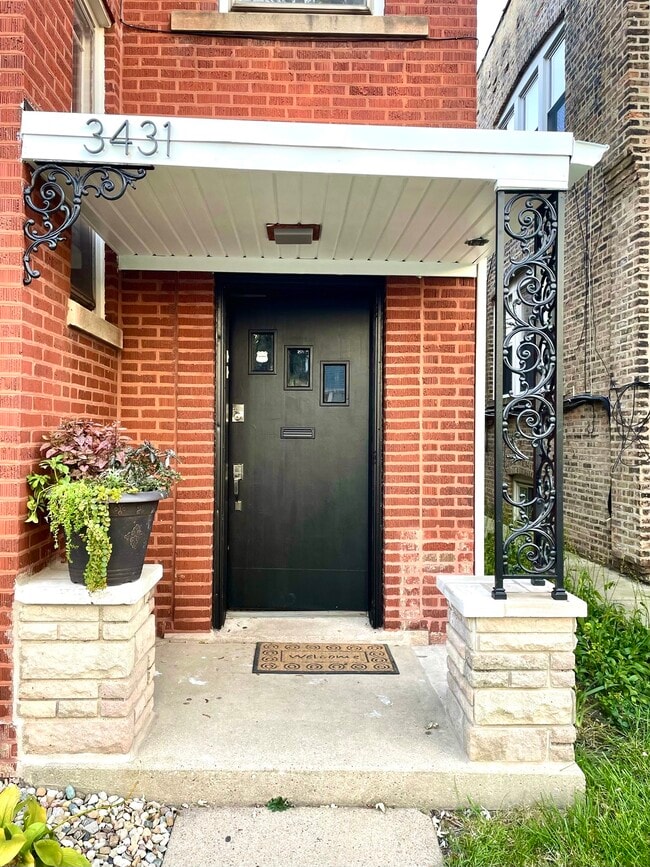 Photo - 3431 N Lowell Ave Unit G