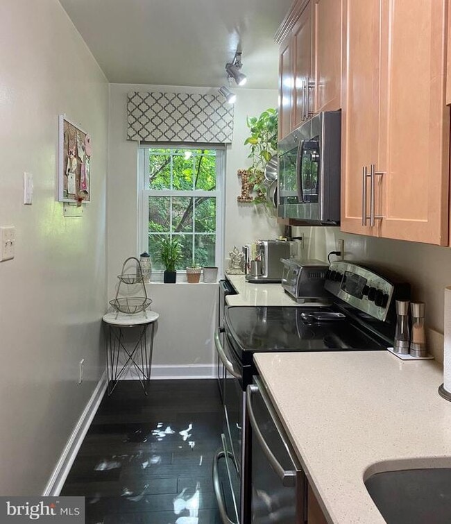 Building Photo - 1800 Key Blvd Unit 9493