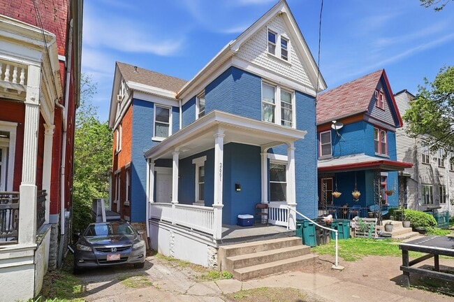 Photo - 5 Bedroom Clifton House Available Next to UC Campus