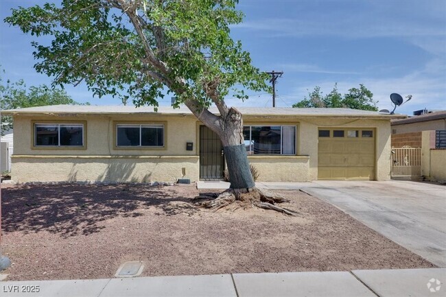 Building Photo - 2805 Sultana St Rental