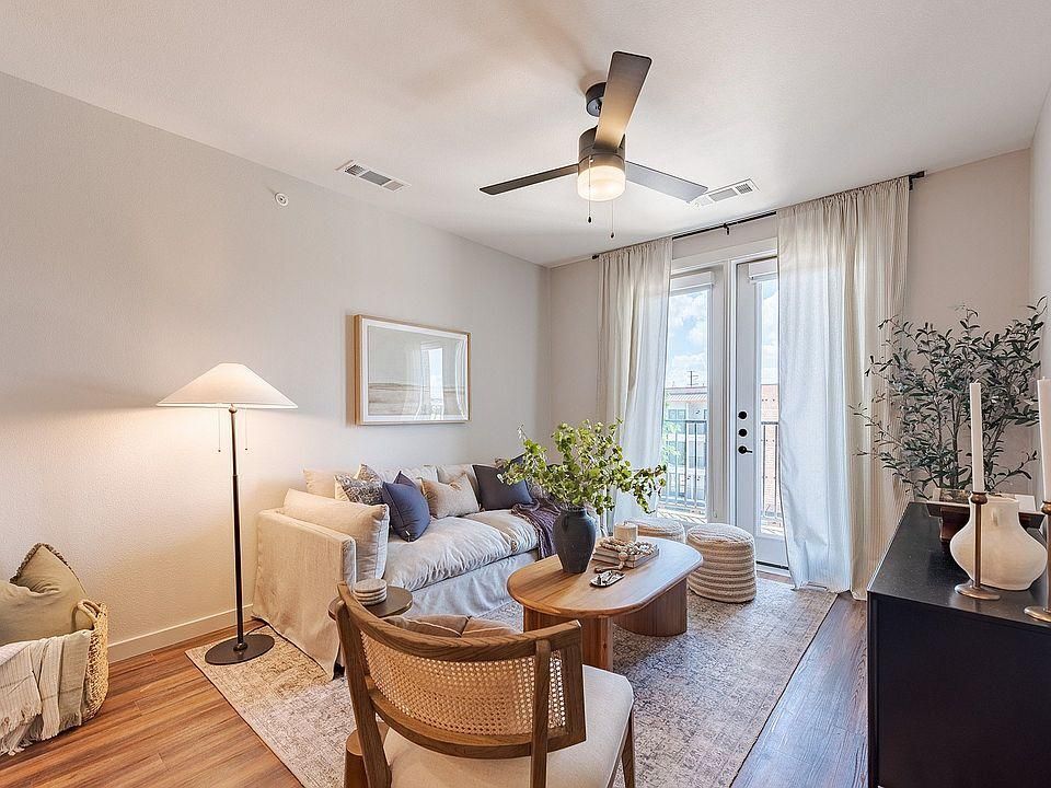 Photo - 13621 Lyndhurst St Unit A1