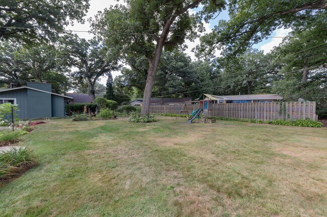 Photo - 3505 52nd St