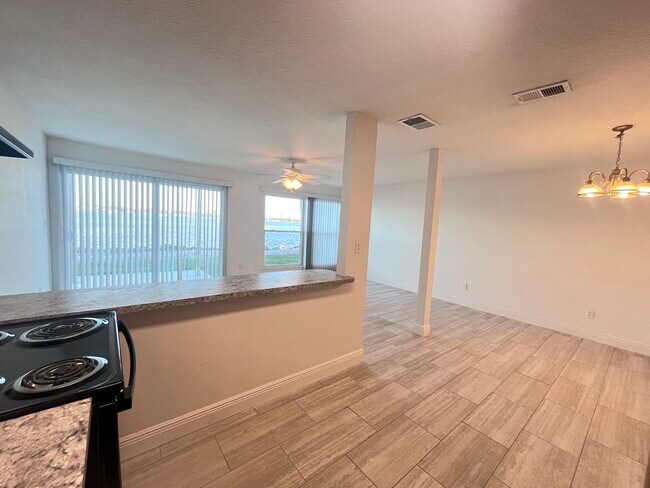 Photo - Sailpoint Bay Apartments