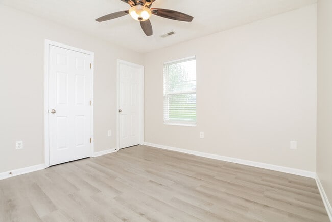 Photo - 345 Forge Dr