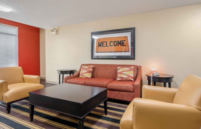 Furnished Studio-Evansville - East