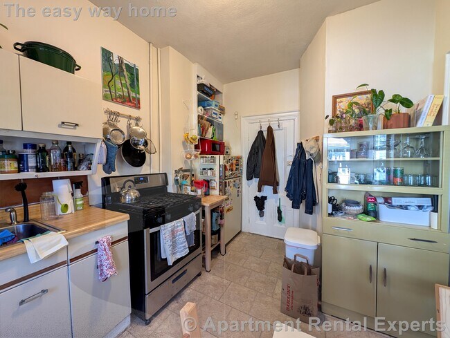 Photo - 2 Evergreen Square Unit #1