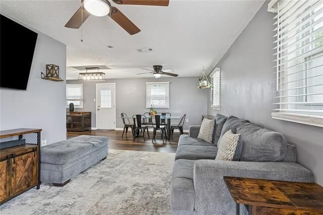 Photo - 2220 Lloyds Ave