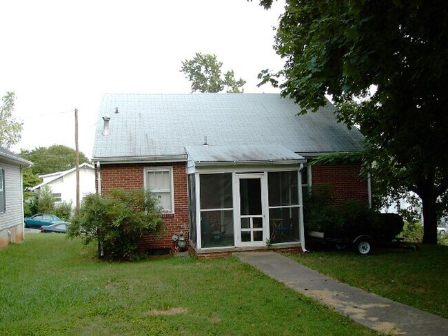 Photo - Charming 2 Bedroom House Downtown