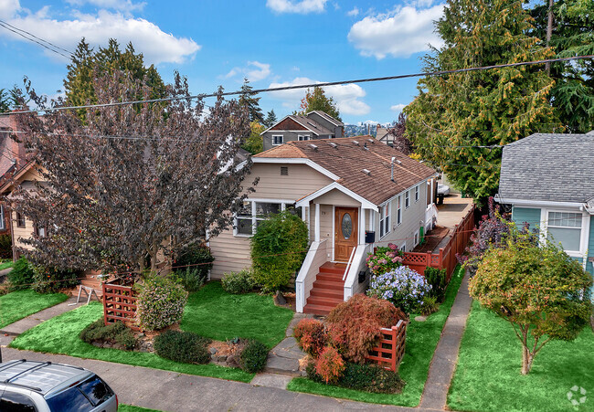Building Photo - 7911 5th Ave NE Rental