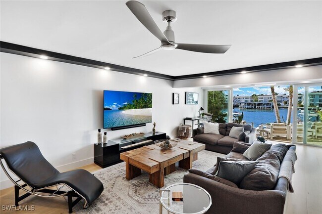 Photo - 800 River Point Dr Unit 212