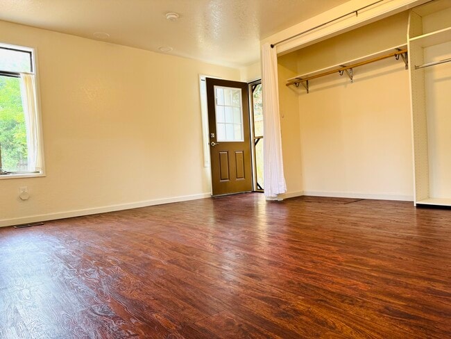 Building Photo - 1320 NW 27th St Unit 2 Rental