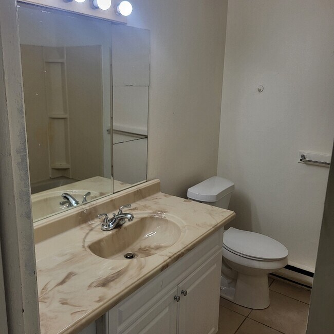 1003 Colonial Dr Unidad 2