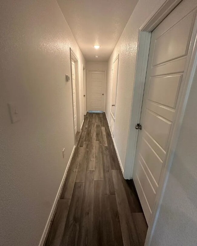 Photo - AVAILABLE NOW! - 2 WEEKS FREE (SECTION 8 A...