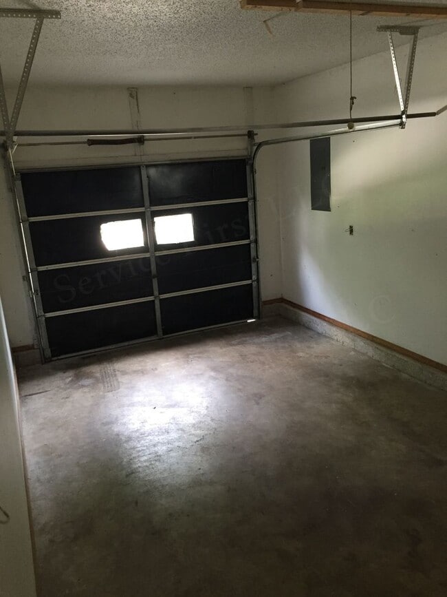 Photo - 3 Bed 1 Bath REMODELED House For Rent in M...