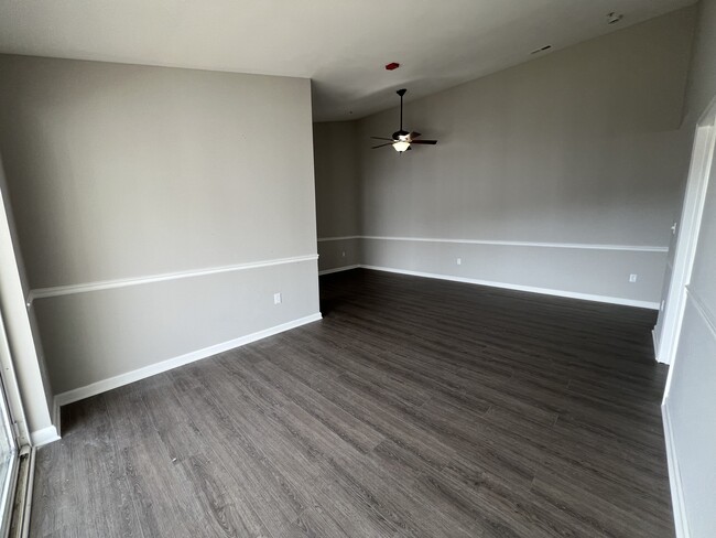 Photo - 305 Rain Water Way