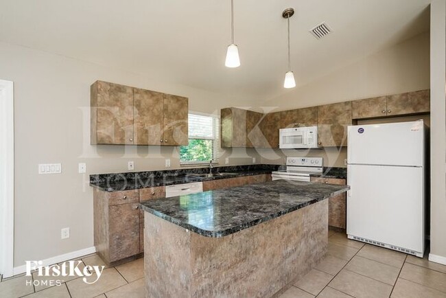 Photo - 6109 Higgins Ave