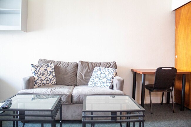 507 E Clark