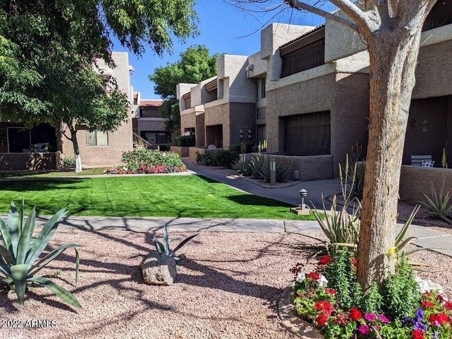 Photo - 4554 N Paradise Vlg Pkwy S Apartamento Unidad 102