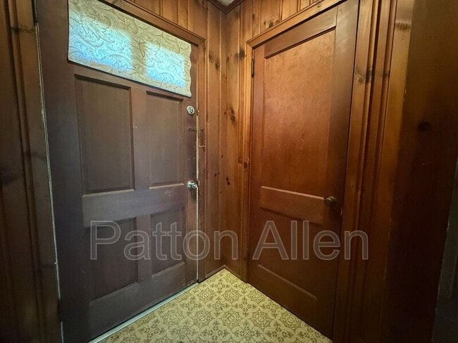 Photo - 110 Locust Ct