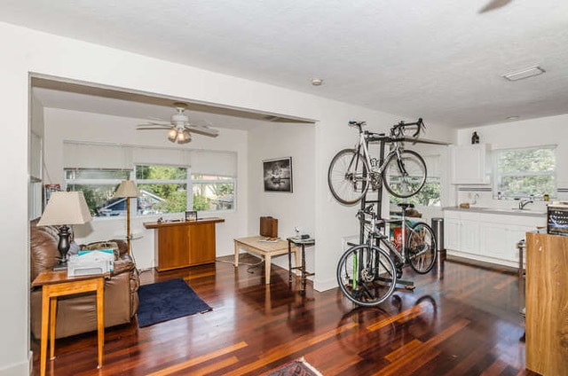 Photo - 1515 Oak St NE