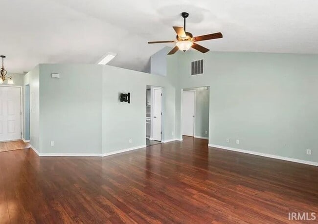 Photo - 1126 Trillium Ln