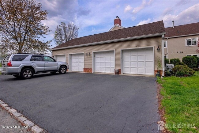 Photo - 38 Rutland Ln