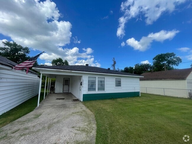 Building Photo - A Must See Today! Rental