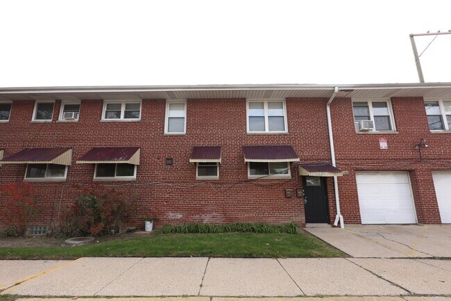 Photo - 3151 N Melvina Ave Unit 2B