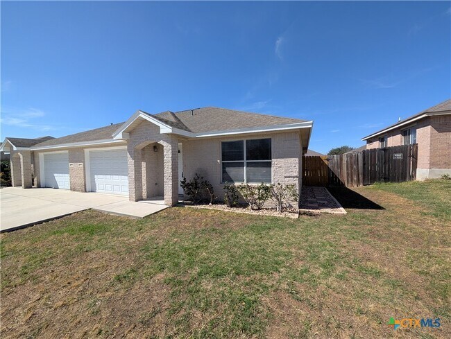 Photo - 3014 Douglas Fir Dr