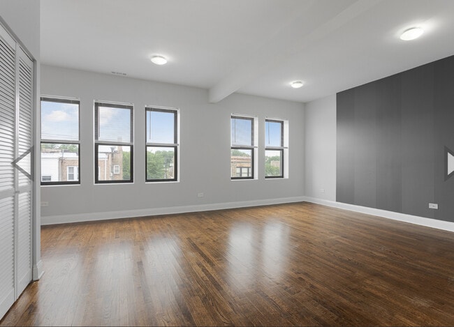 Building Photo - 7528 N Seeley Ave Rental