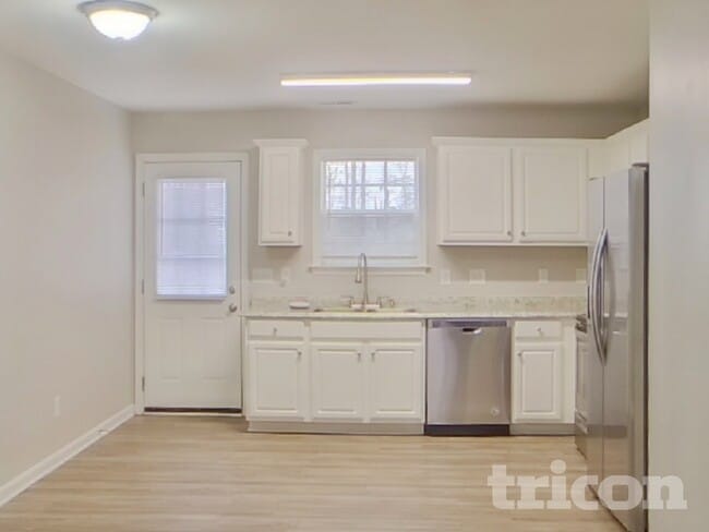 Photo - 310 Dexter Pl