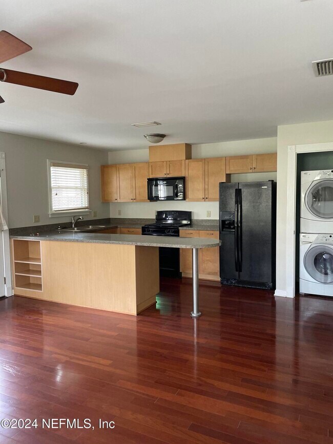 Photo - 1342 N Laura St