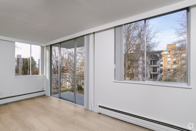 1BR, 1BA - 615SF - 1326 West 13th