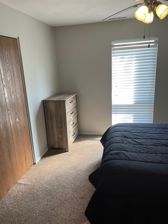 Bedroom - 102 Hartford Ct Unit 102