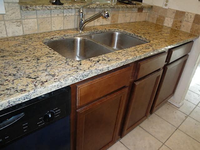 Photo - 1062 Colony St