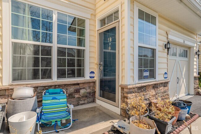 Photo - 18 McLean Ter