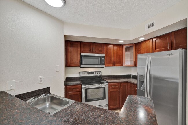Photo - Remodeled 2 Bedroom / 2 Bathroom Condo with Lake View – Great Location Unit 1012