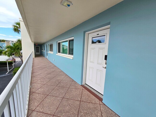 Photo - Fully Furnished 2 Bedroom 2 Bath St. Pete ... Unit 240