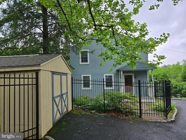 242 S Sugan Rd