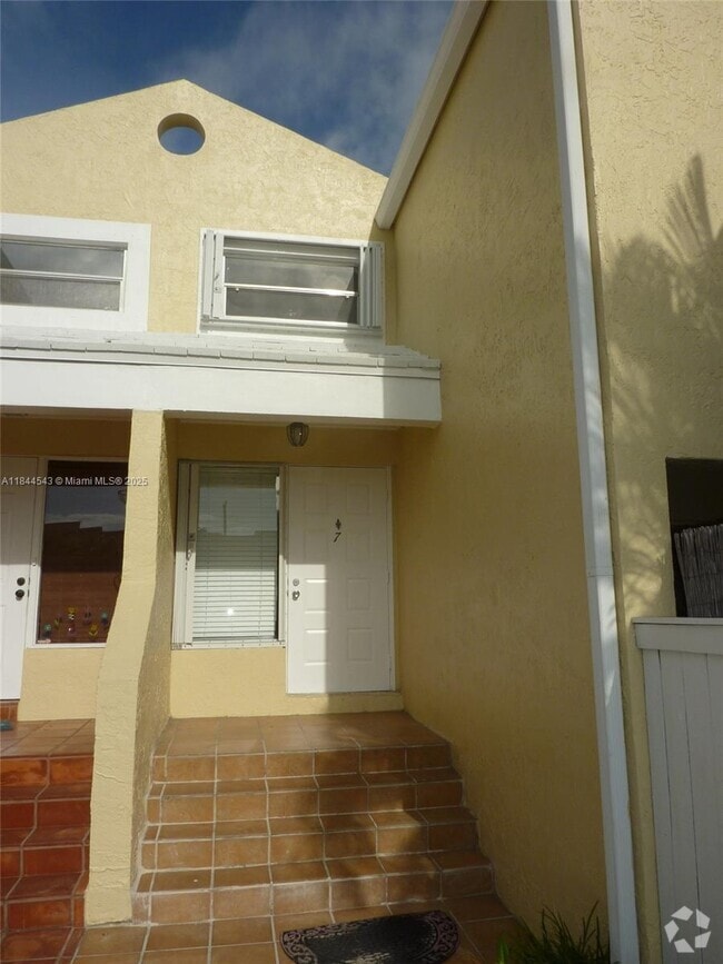 Building Photo - 4535 SW 68th Ct Cir Rental