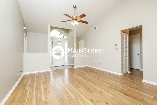 Photo - 4 Bedroom Pet-Friendly Home in Clermont, FL with Main Street Renewal