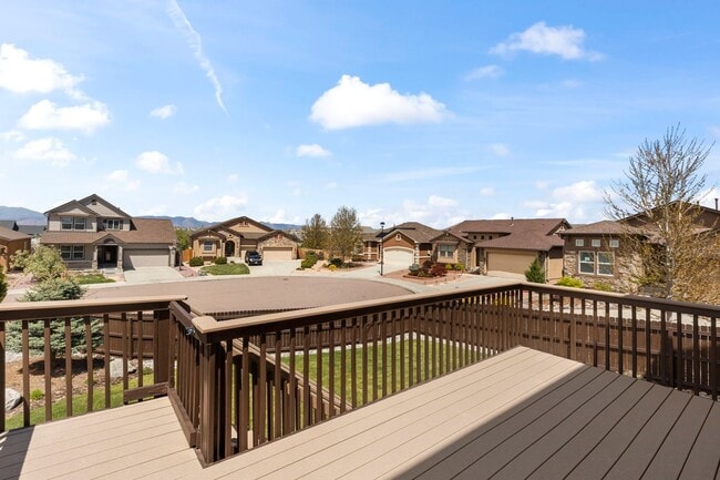 Photo - Evolve Real Estate: Meticulous and Luxurious 4 Bedroom + Office + Finished Basement on A Double C...
