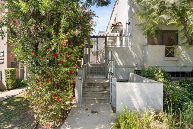 Photo - 15153 Burbank Blvd Unit 1