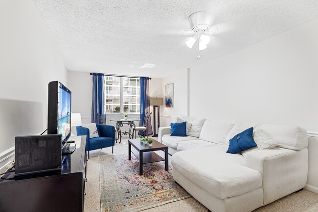 Building Photo - 1280 S Alhambra Cir Unit # 2102