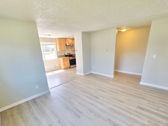 Photo - Luminous & Spacious apartments with Private Balcony in Tacoma Unit 2