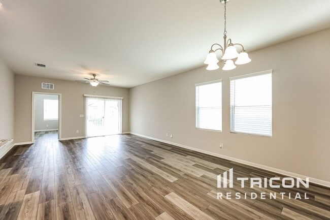 Photo - 14384 Gunsight Pass