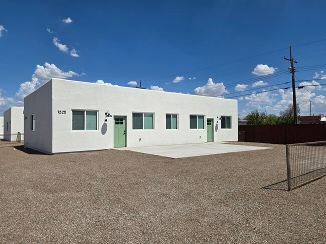 Building Photo - 1325 W Speedway Blvd
